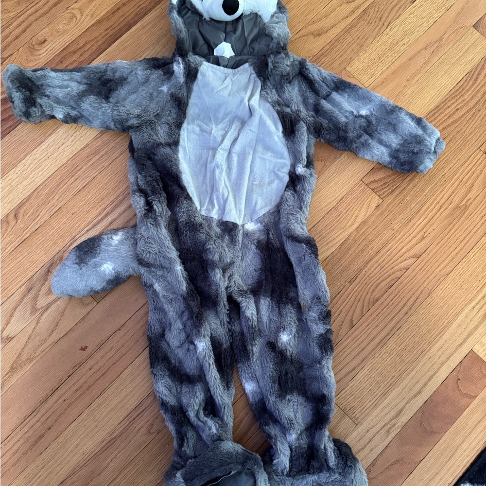 Great condition, Gray Wolf Kids Costume 3Y